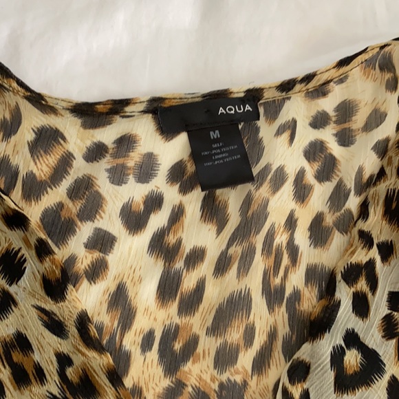 AQUA Leopard Crop Tie Blouse - Picture 4 of 10